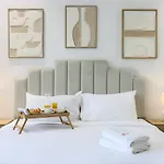 Livbnb-Stylish And Spacious 1Br Apartment With Private Balcony