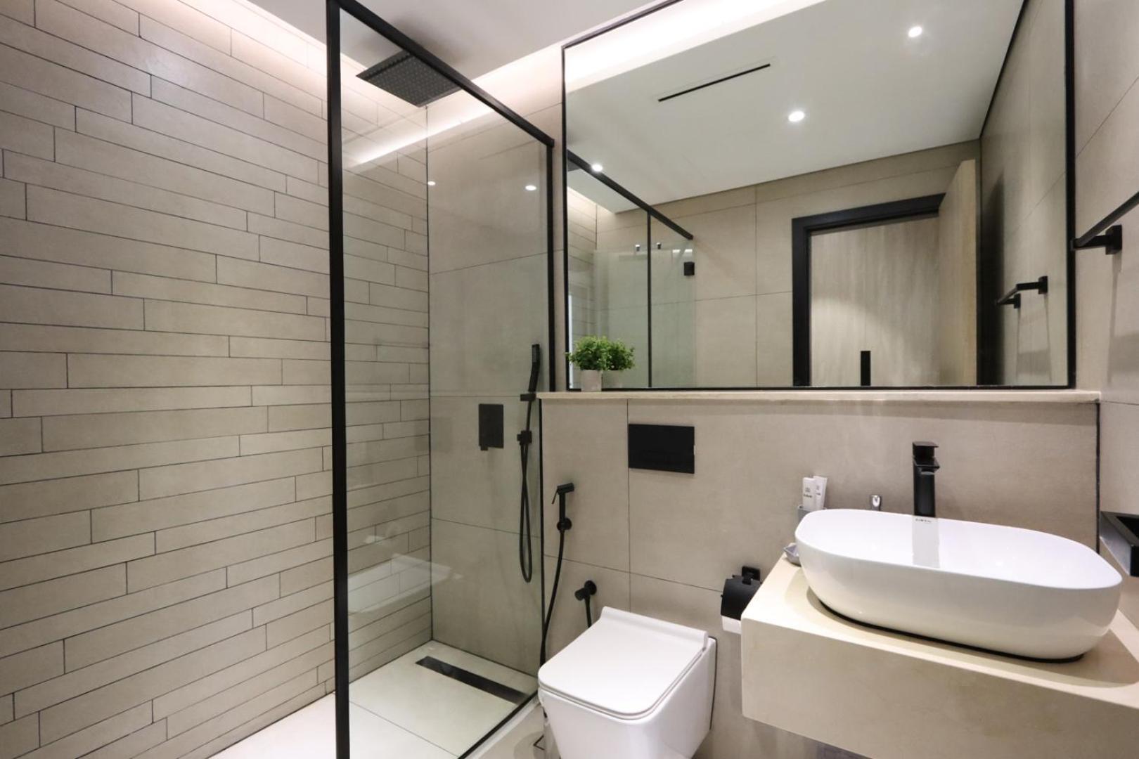 Livbnb-stylish And Spacious 1br With Private Balcony Apartment *
